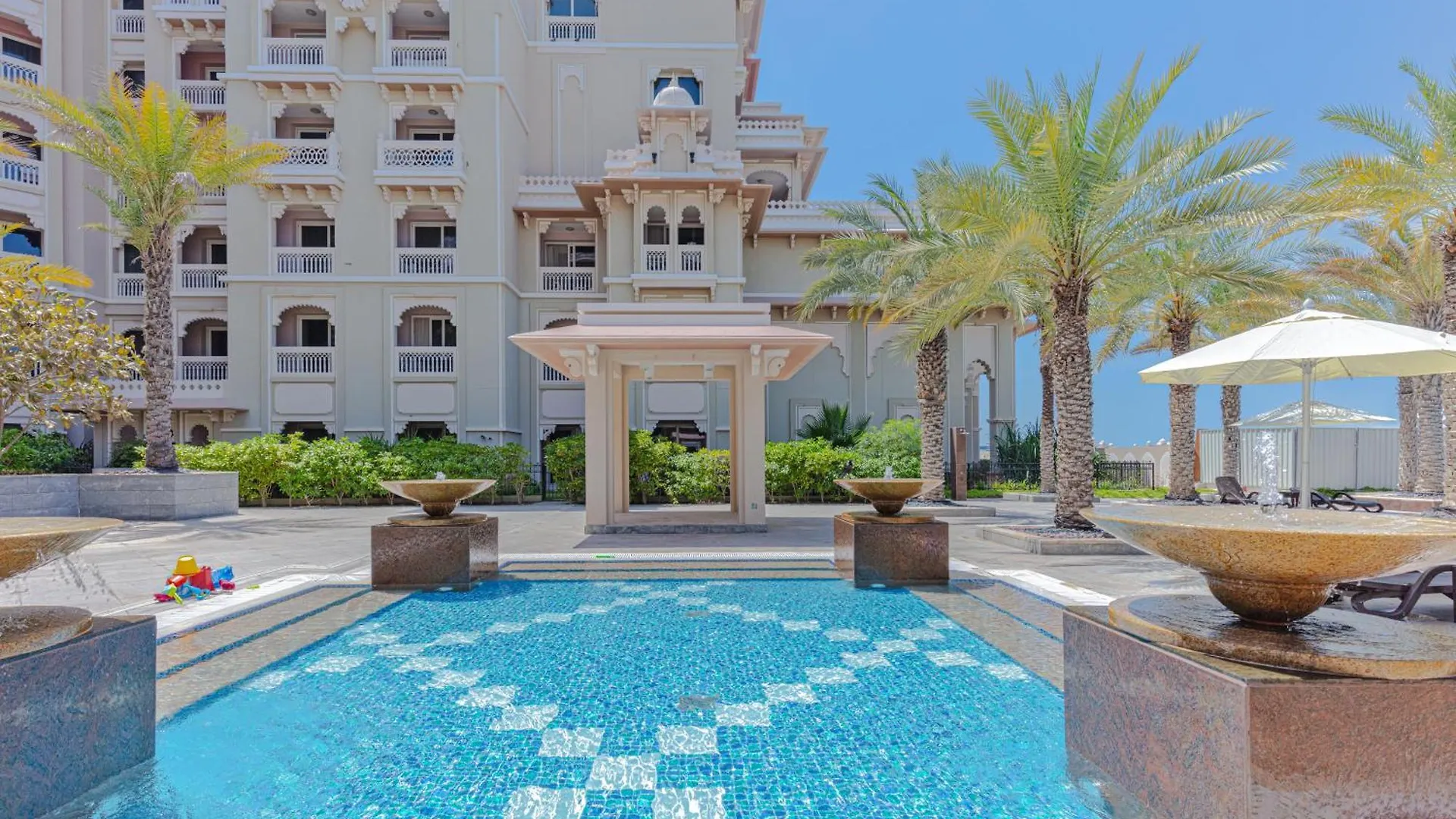 Fully-Equppied Studio With Private Beach And Pool Dubai