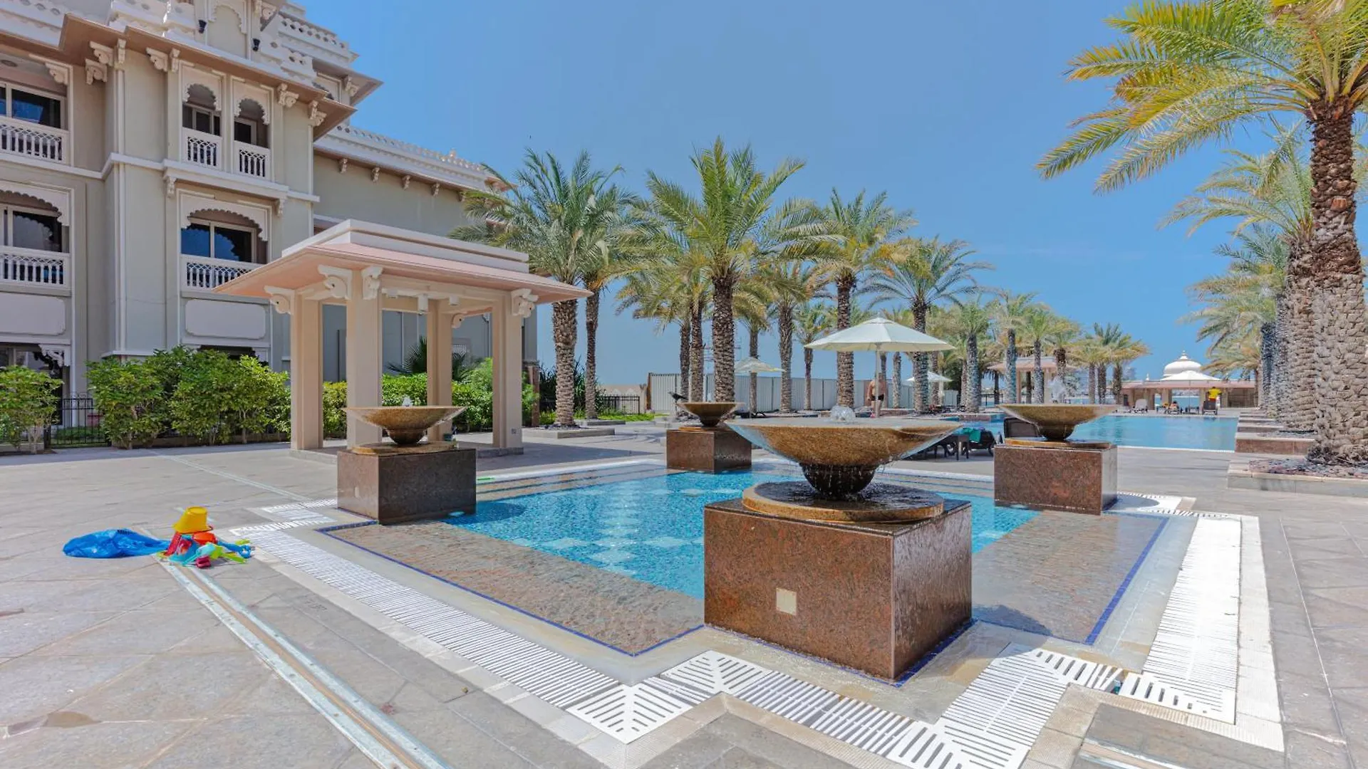 Fully-Equppied Studio With Private Beach And Pool Dubai Apartment